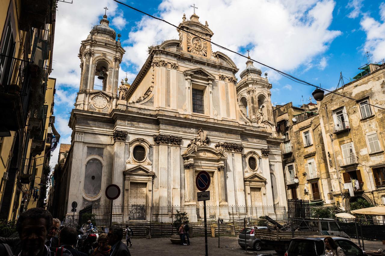 Art Suite Nel Cuore Di Napoli Экстерьер фото
