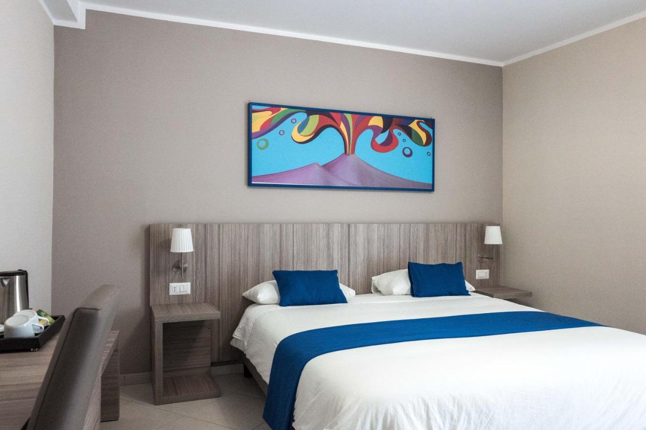 Art Suite Nel Cuore Di Napoli Экстерьер фото