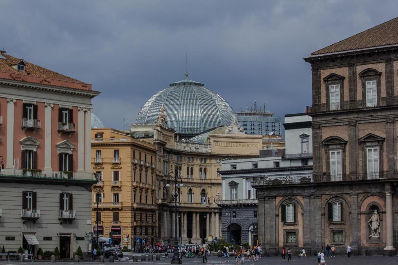 Art Suite Nel Cuore Di Napoli Экстерьер фото